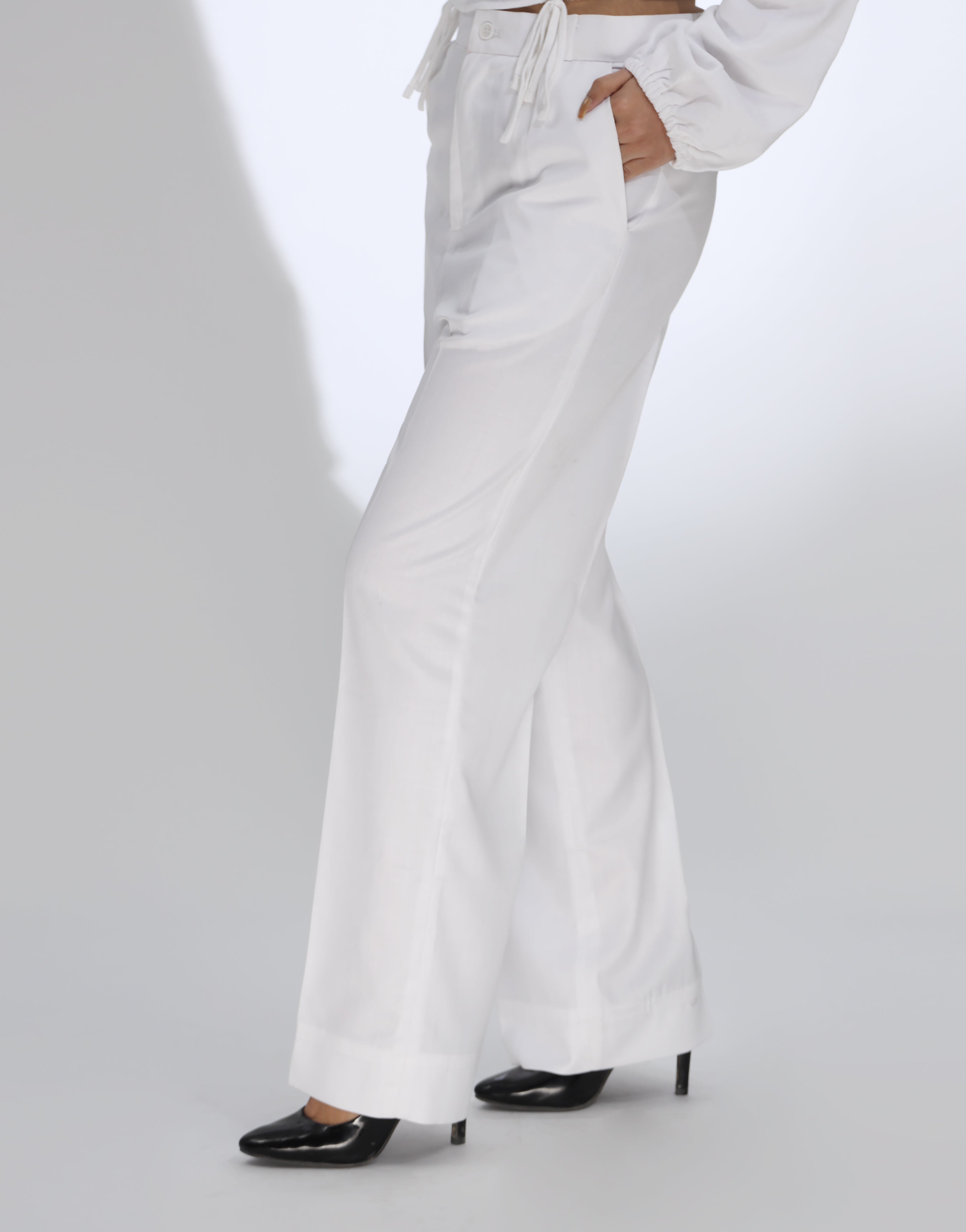 Light Through Loom (Single Pleated Wide Leg Pants White)