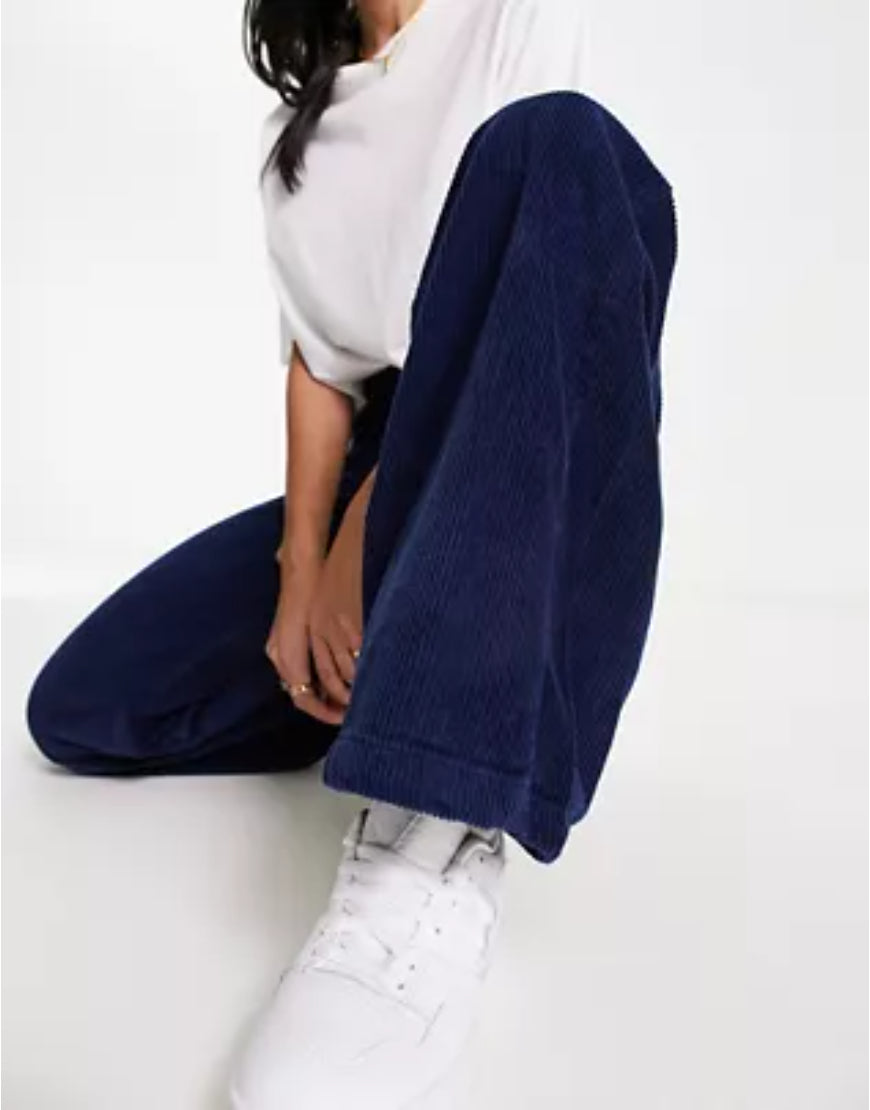 Wide Leg Jeans in Ink Blue