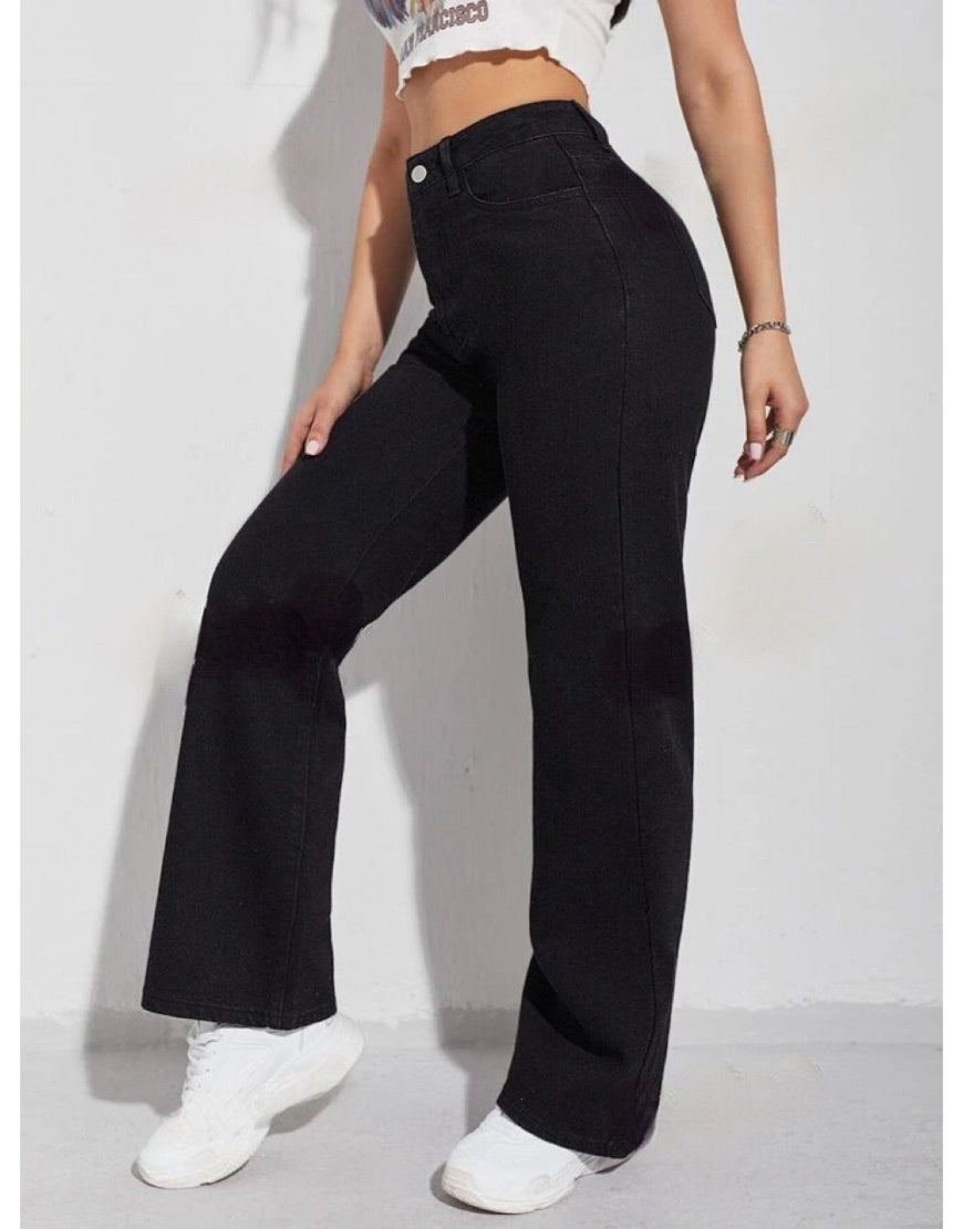 Straight Leg Jeans in Black