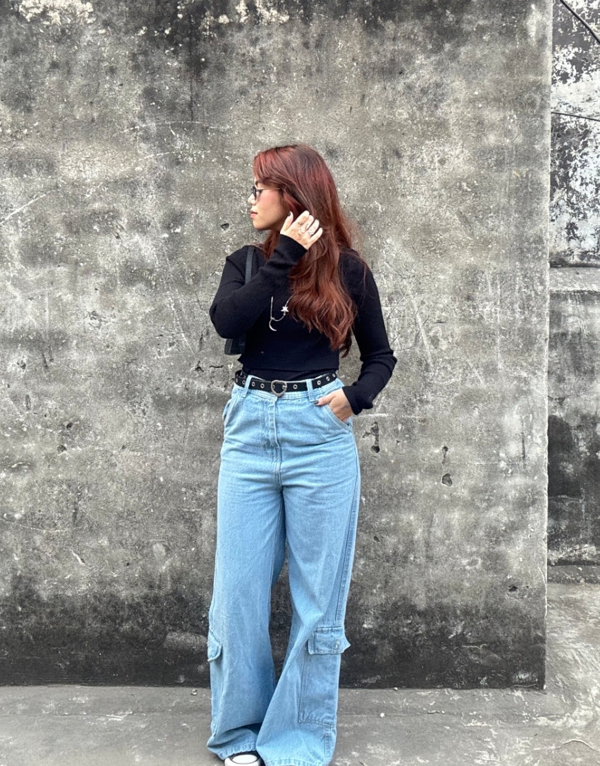 Super Wide Leg Cargo Jeans Light Wash Minor Fault