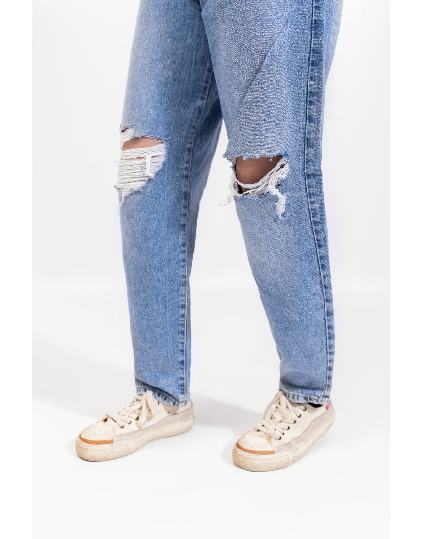Loose Mom Fit Ripped Jeans