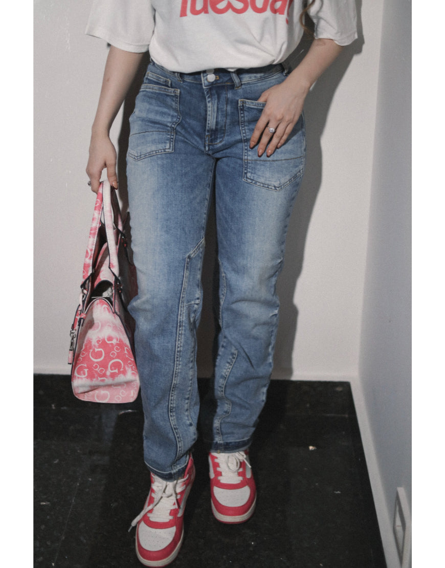 Mid Rise Relaxed Jeans