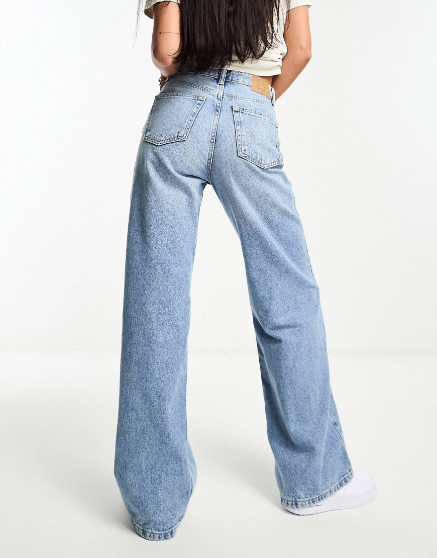 Baggy Straight Jeans in Mid Blue