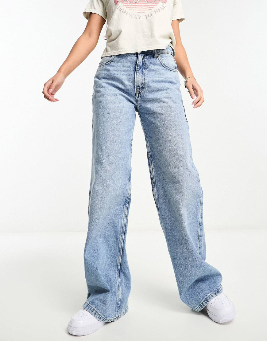Baggy Straight Jeans in Mid Blue