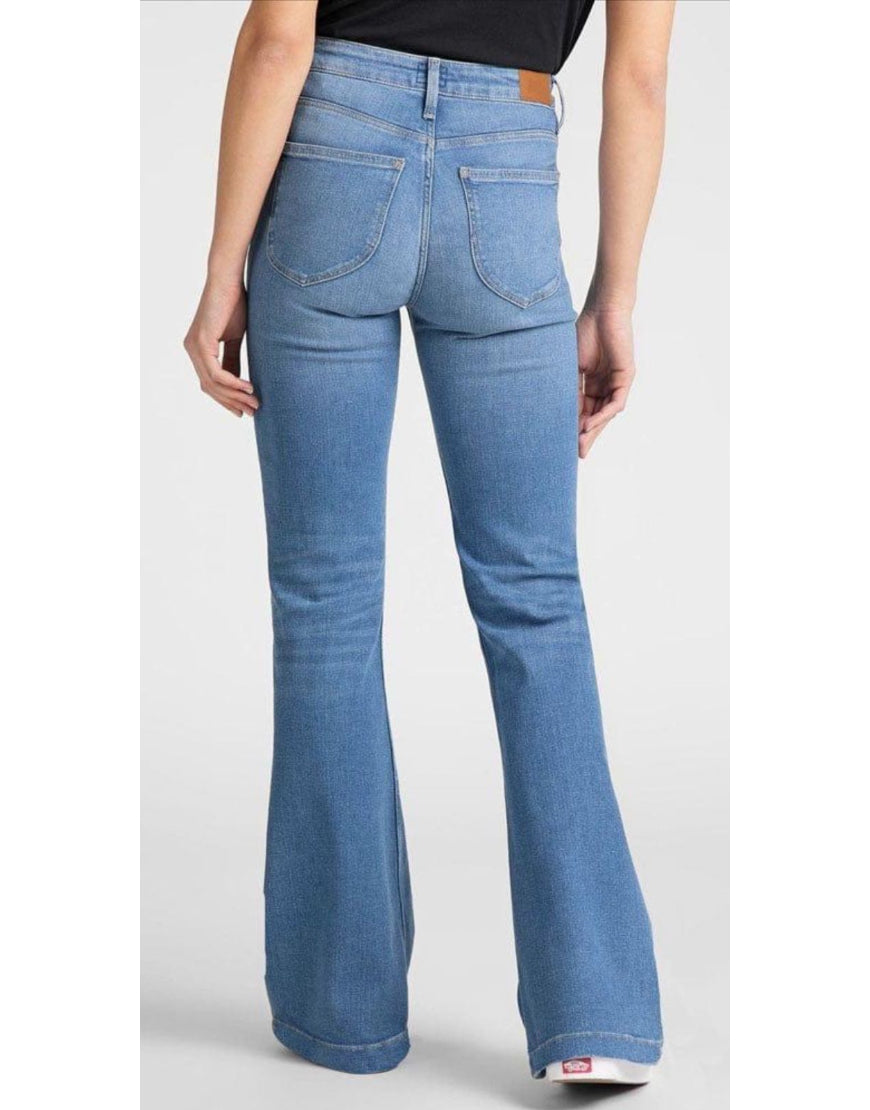 Bootcut Jeans in Mid Blue